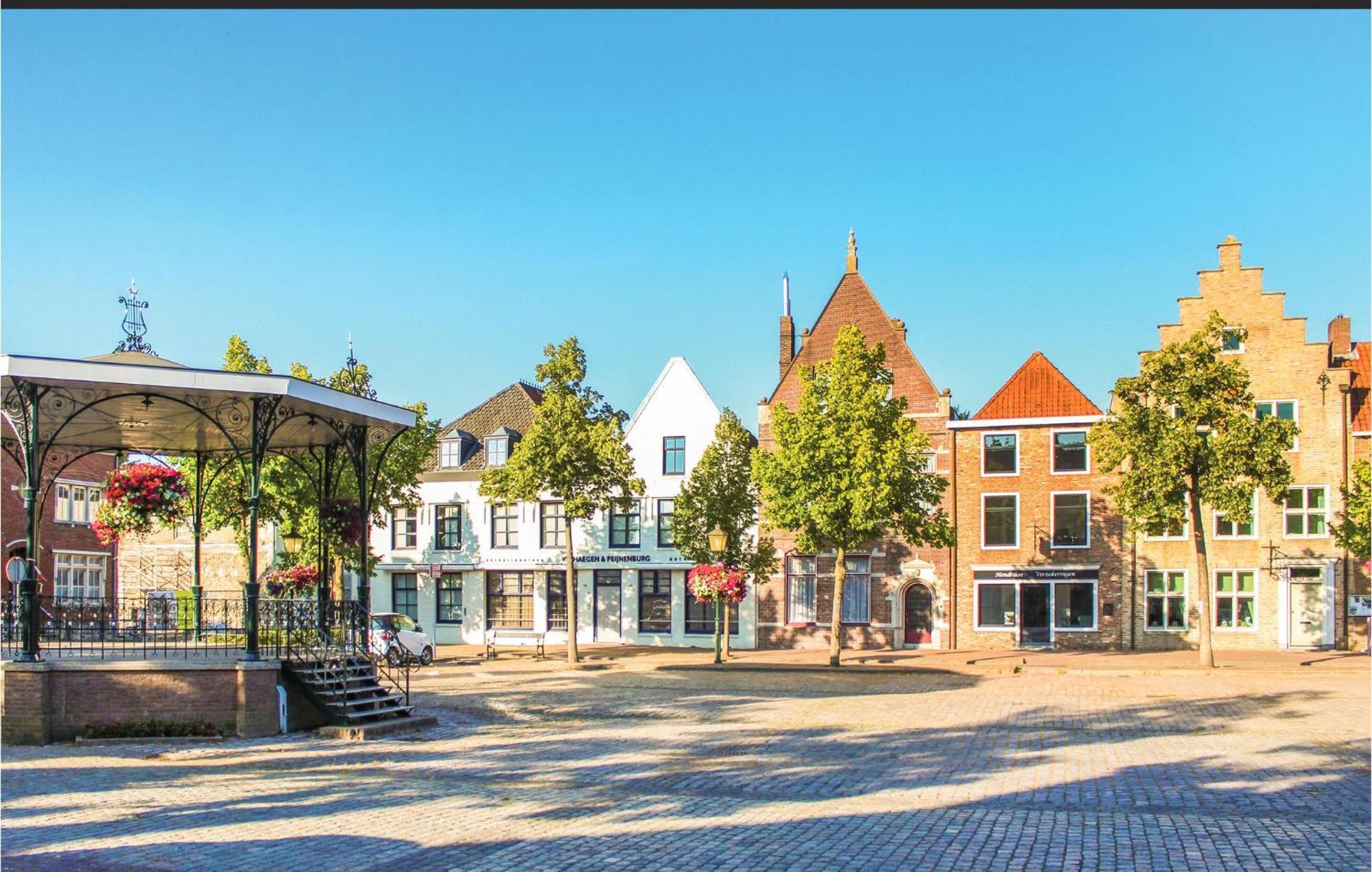 3 Bedroom Amazing Home In Ijzendijke Exterior photo